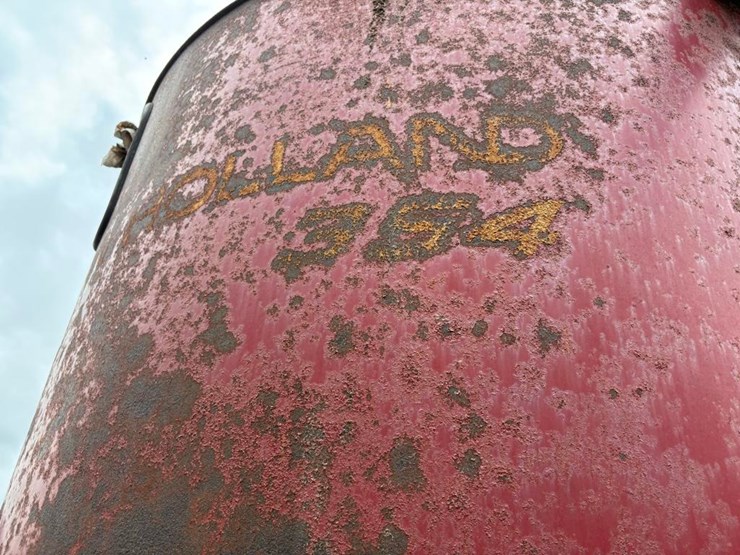 new-holland-354-image-9