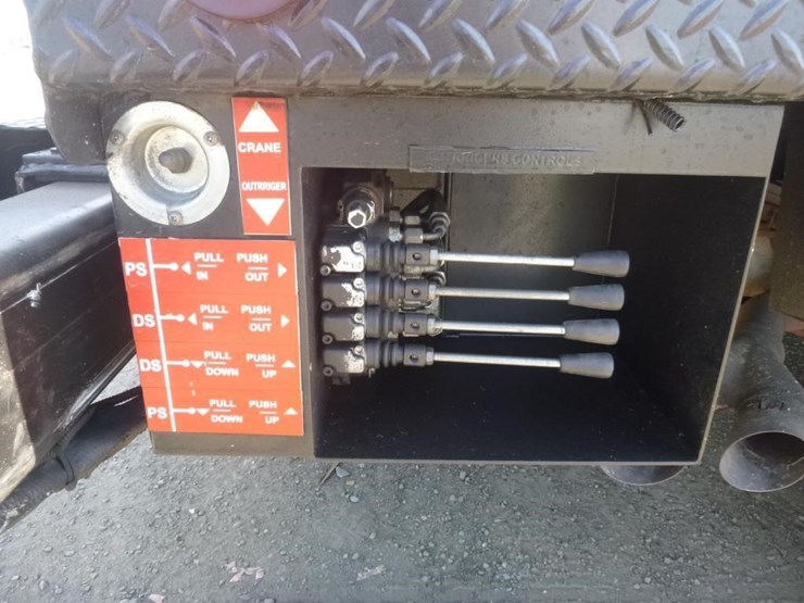 2015-ford-f550-image-11