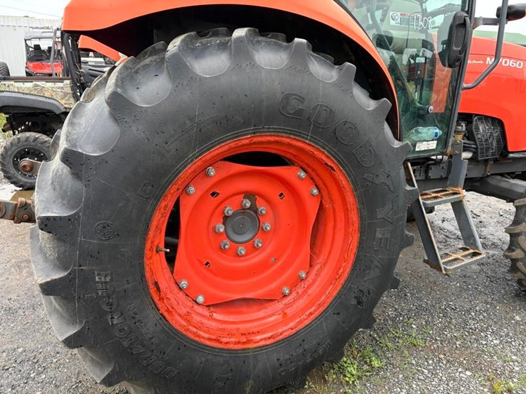 new-holland-354-image-8