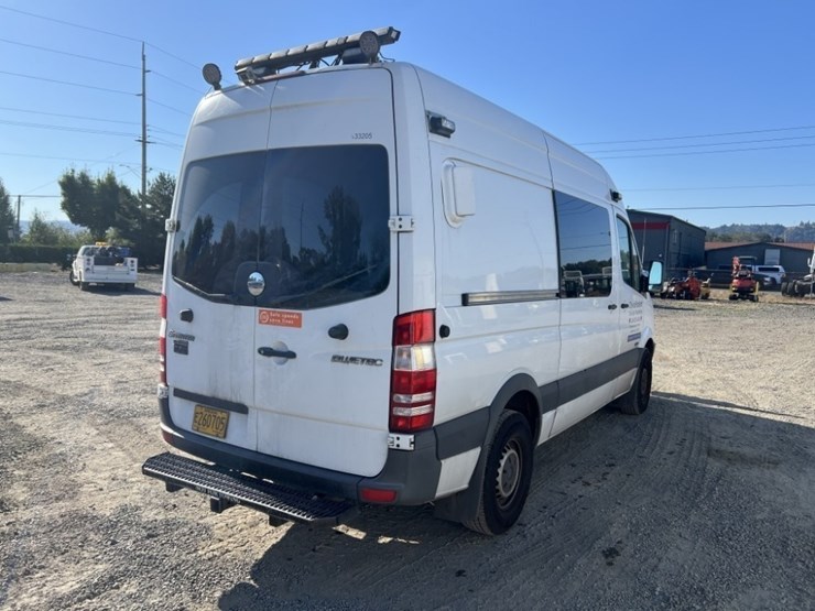 2013-freightliner-sprinter-2500-image-4