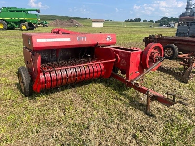 massey-ferguson-9-image-1