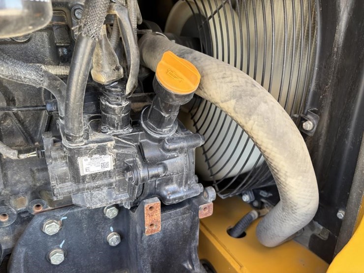 2021-deere-60g-image-52