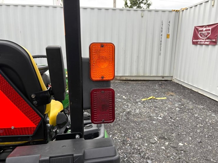 john-deere-1025r-image-12