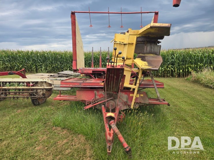 new-holland-1034-image-2