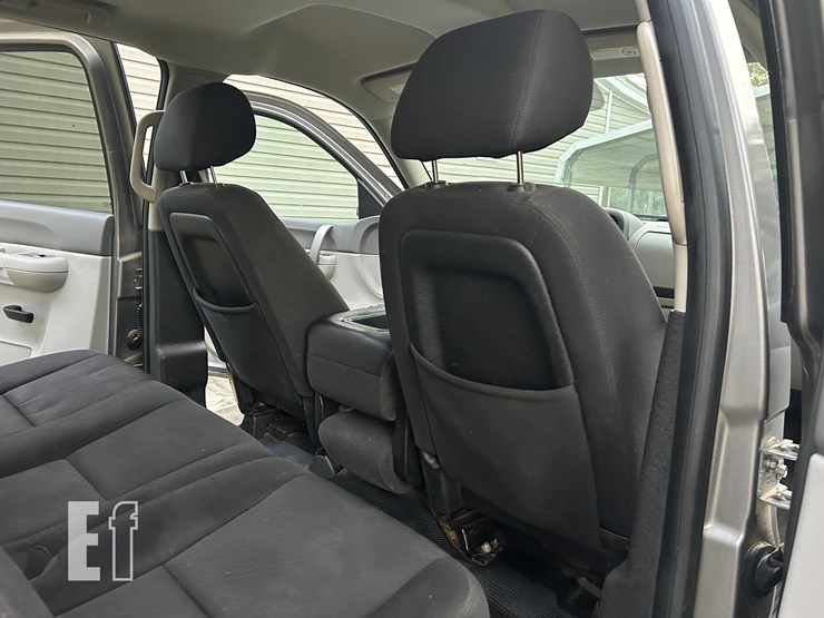 2012-chevrolet-2500hd-image-21