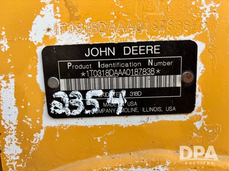 2010-deere-318d-image-37