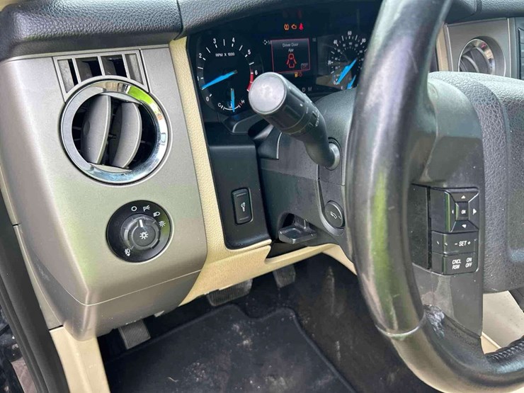 2015-ford-expedition-image-14