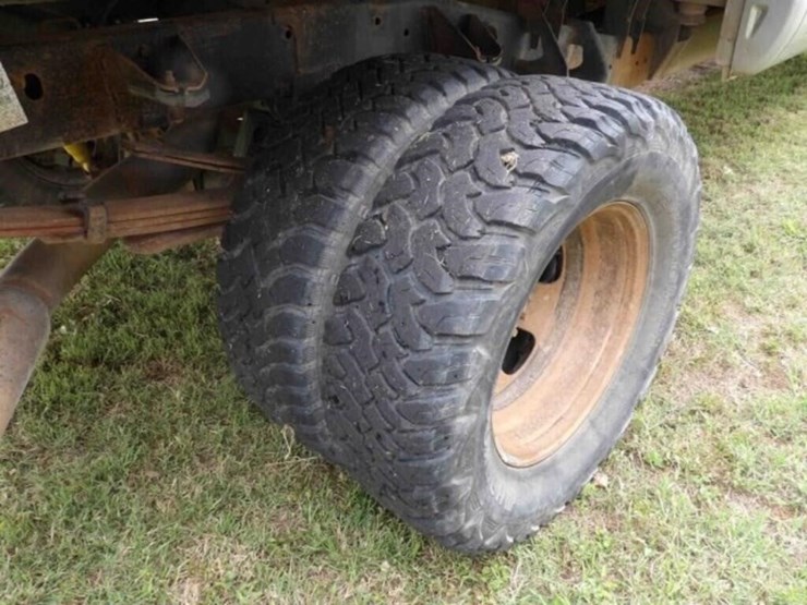 2004-dodge-ram-3500-image-8