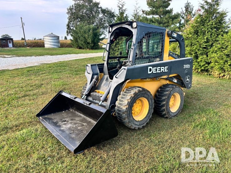 2010-deere-318d-image-1