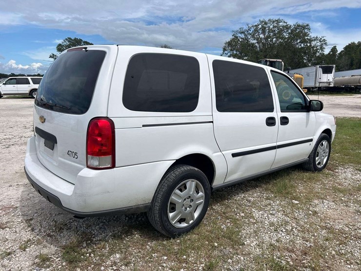 2008-chevrolet-uplander-image-3