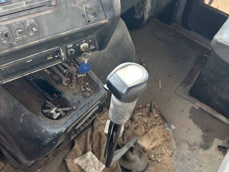 1994-white/gmc-wg64t-image-21