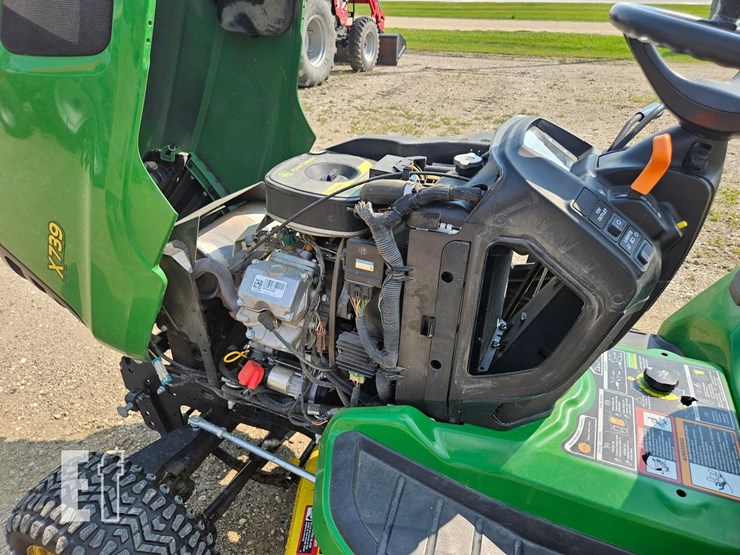 john-deere-x739-image-13