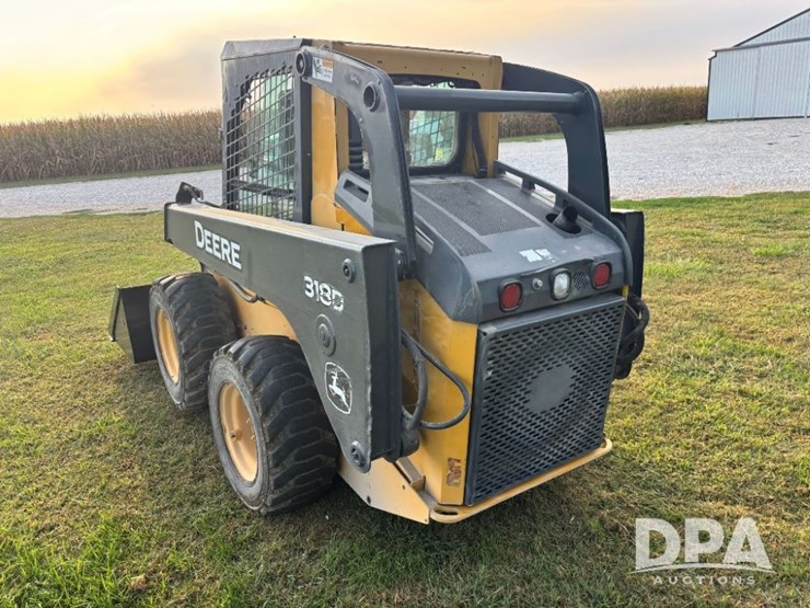 2010-deere-318d-image-8