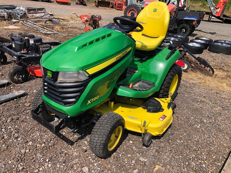 john-deere-x590-image-1