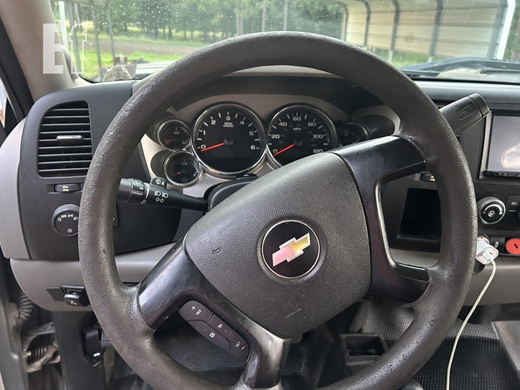 2012-chevrolet-2500hd-image-15