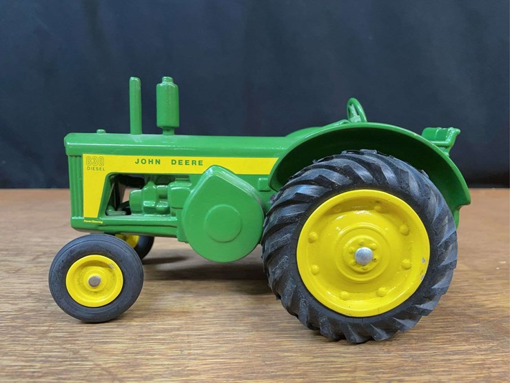 john-deere-830-image-2
