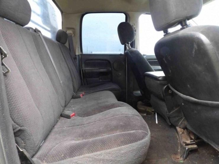 2004-dodge-ram-3500-image-44