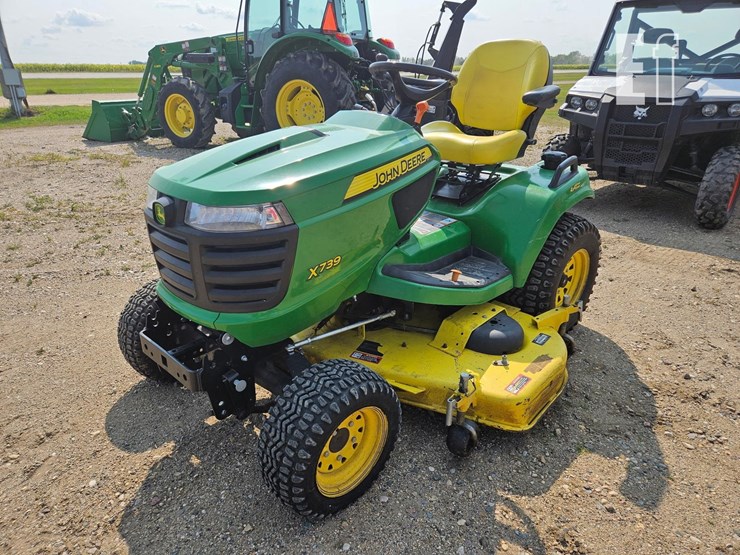 john-deere-x739-image-1