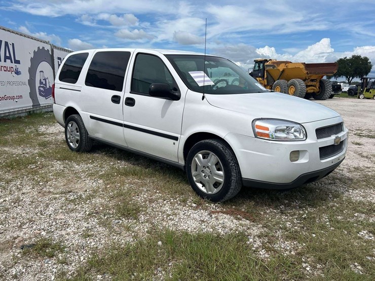 2008-chevrolet-uplander-image-2