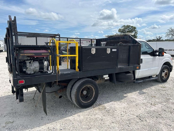 2015-utility-flatbed-image-3