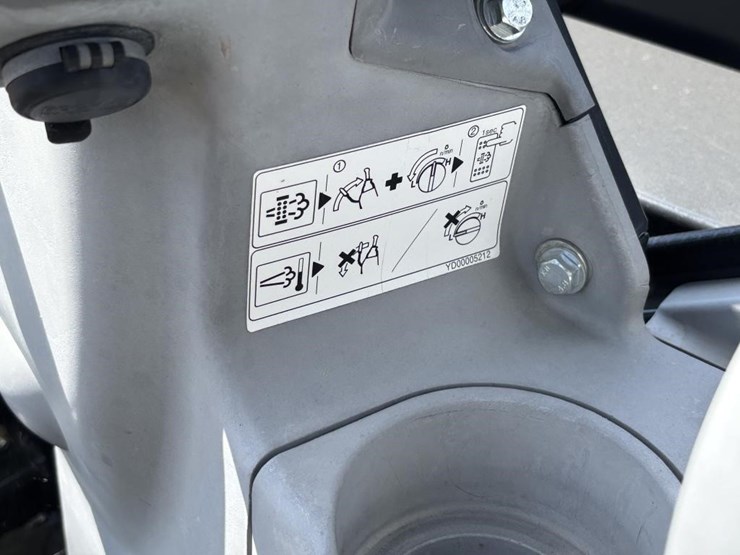2021-deere-60g-image-35