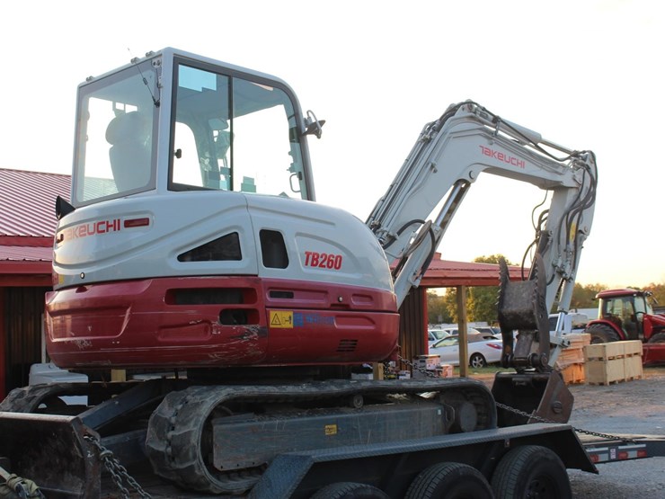 2022-takeuchi-tb260-image-4