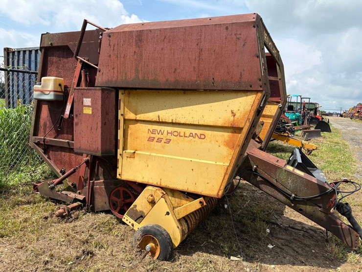 new-holland-853-image-7