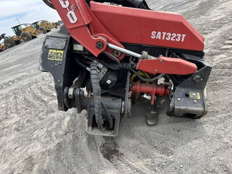 2018-caterpillar-548-image-16