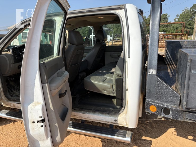 2013-gmc-sierra-3500-image-9
