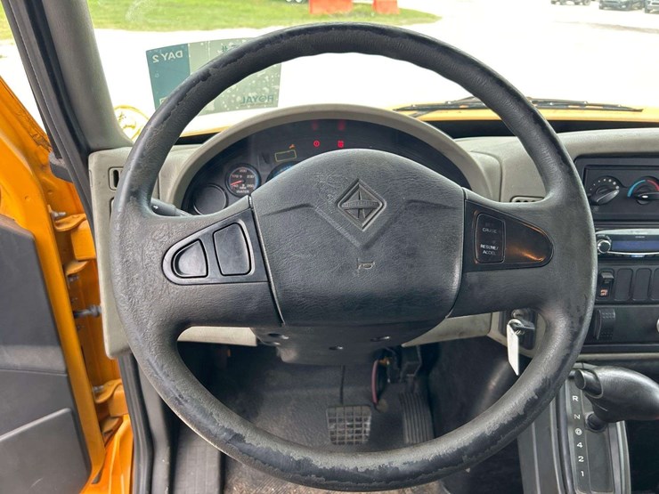 2013-international-durastar-4300-image-17