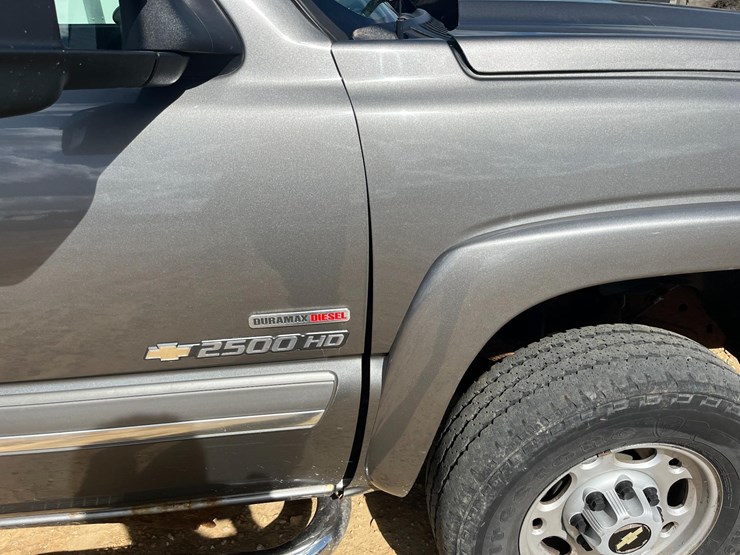2005-chevrolet-silverado-2500-image-8