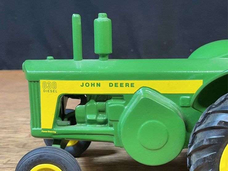 john-deere-830-image-10