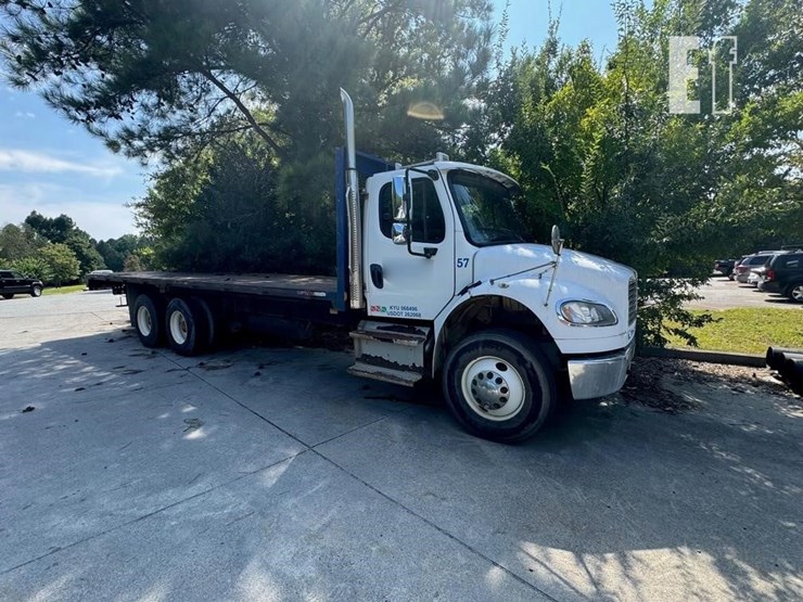2015-freightliner-business-class-m2-106-image-1