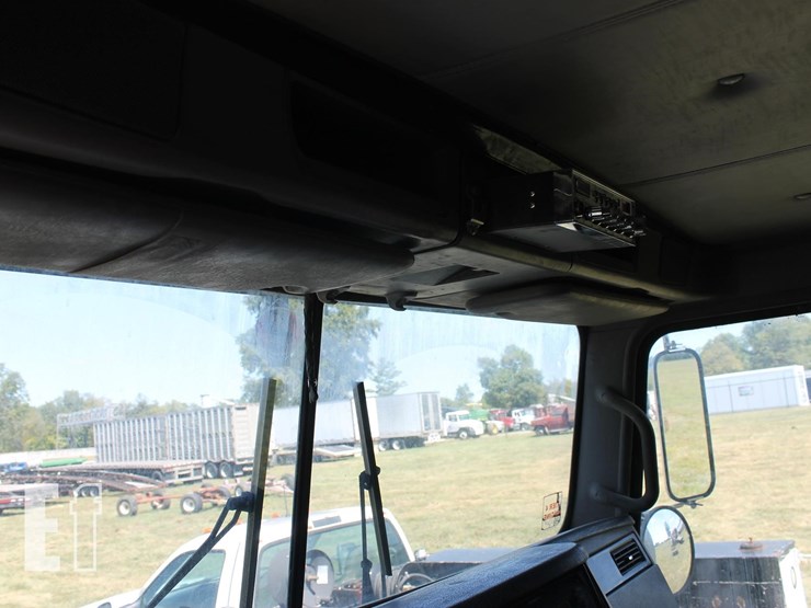 2009-kenworth-t800-image-13