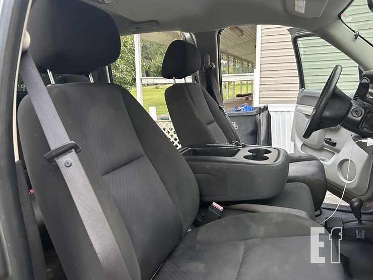 2012-chevrolet-2500hd-image-27