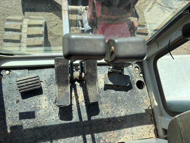 2003-takeuchi-tb135-image-29