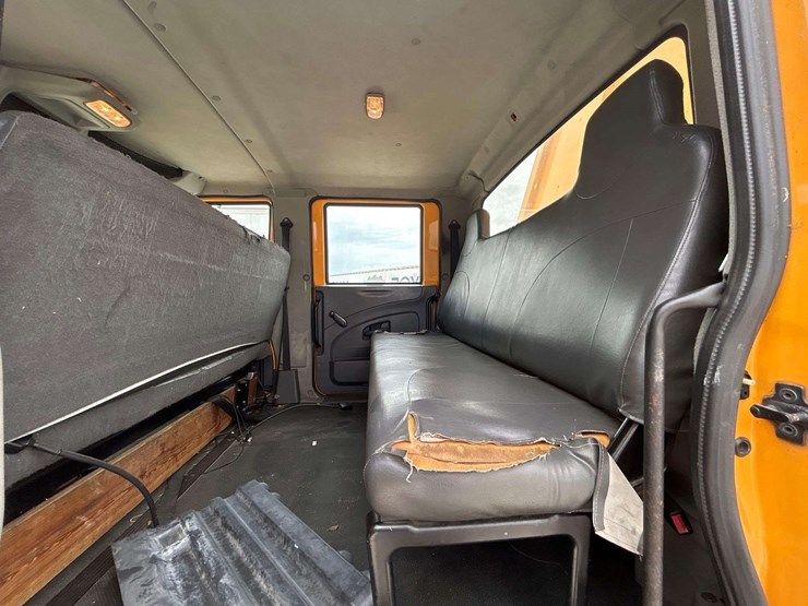 2013-international-durastar-4300-image-26