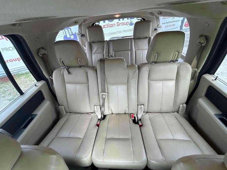 2015-ford-expedition-image-21