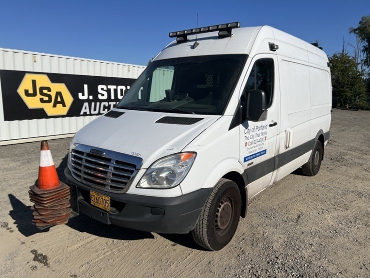 2013-freightliner-sprinter-2500-image-1
