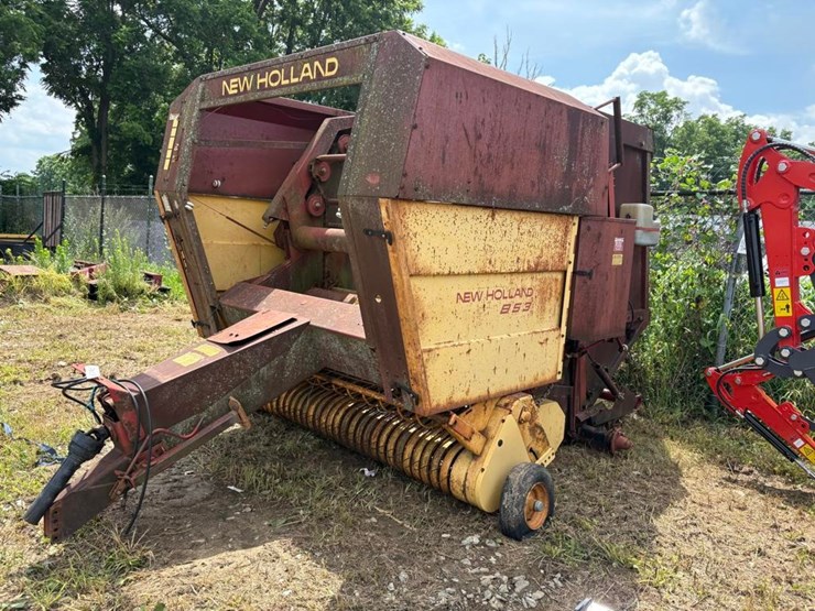 new-holland-853-image-2