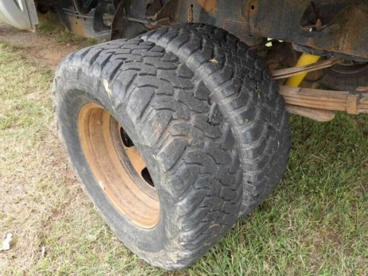 2004-dodge-ram-3500-image-13