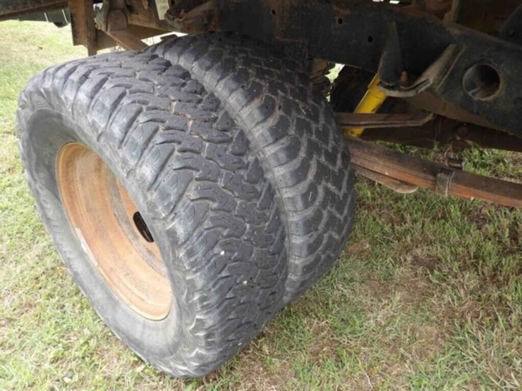 2004-dodge-ram-3500-image-9