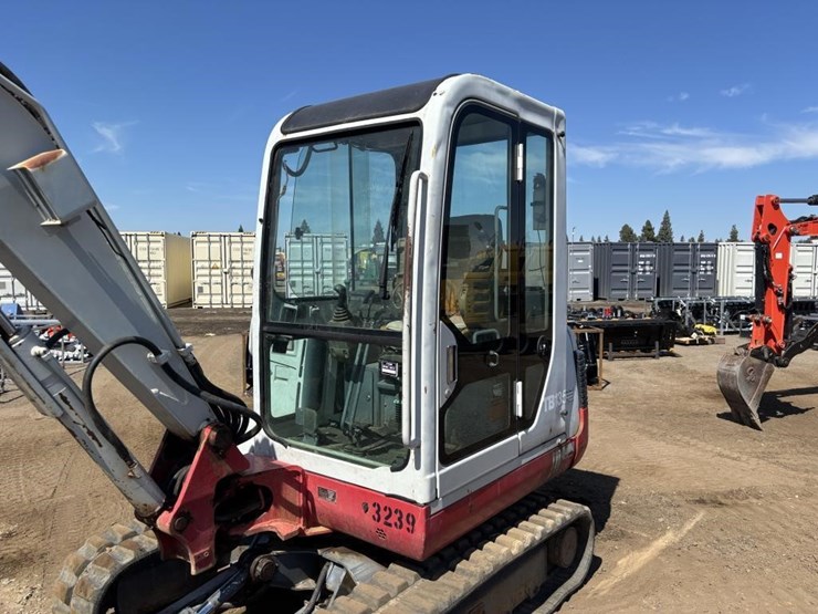 2003-takeuchi-tb135-image-24