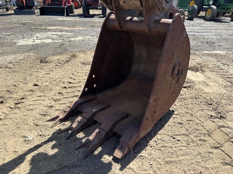 2003-takeuchi-tb135-image-11