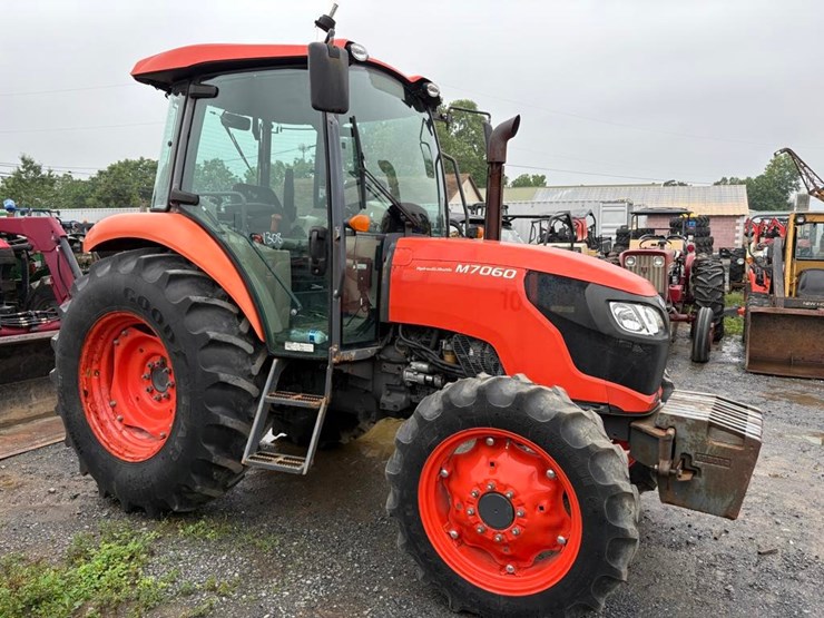 new-holland-354-image-5