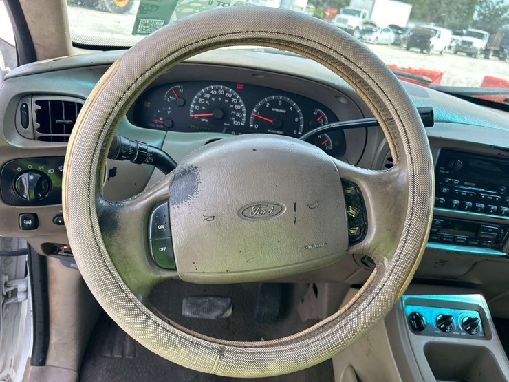 2001-ford-expedition-image-10