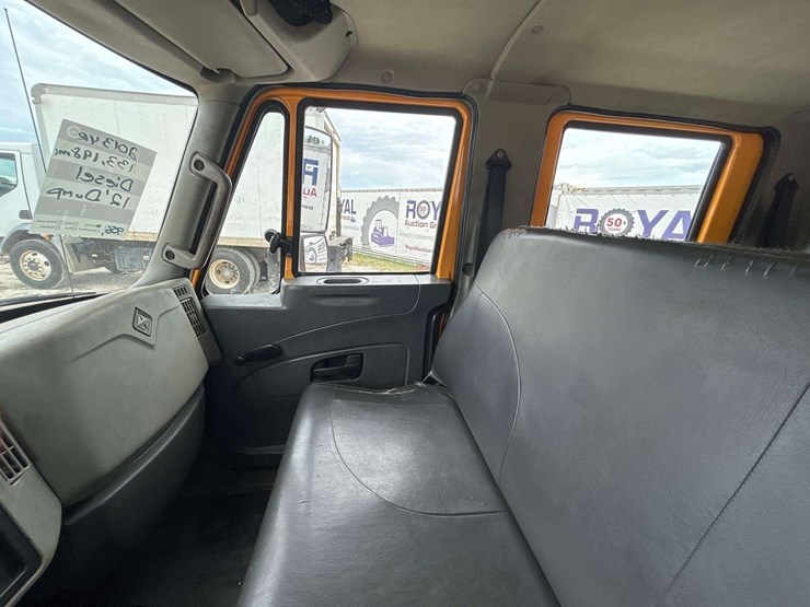 2013-international-durastar-4300-image-23