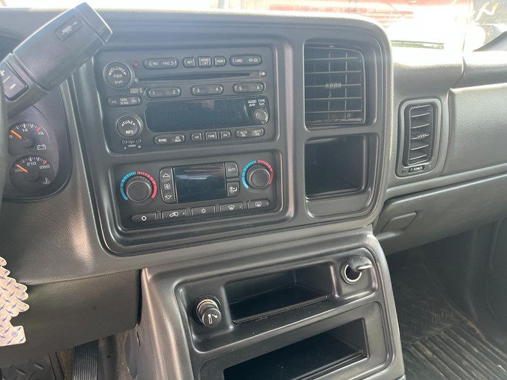 2005-chevrolet-silverado-2500-image-20