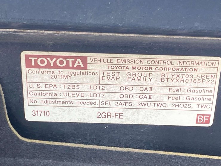 2011-toyota-sienna-image-10