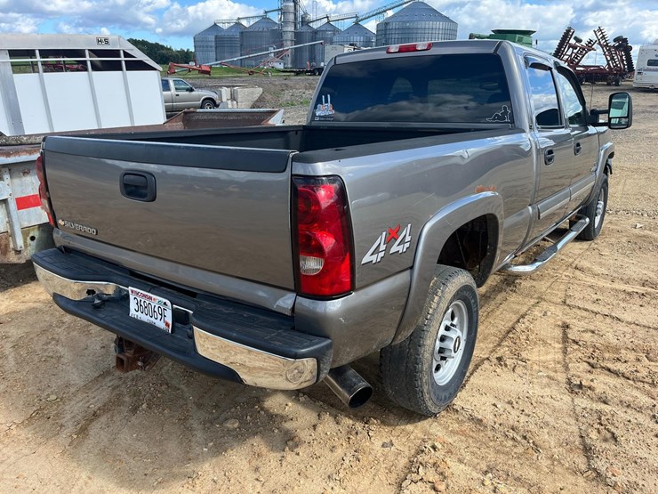 2005-chevrolet-silverado-2500-image-4